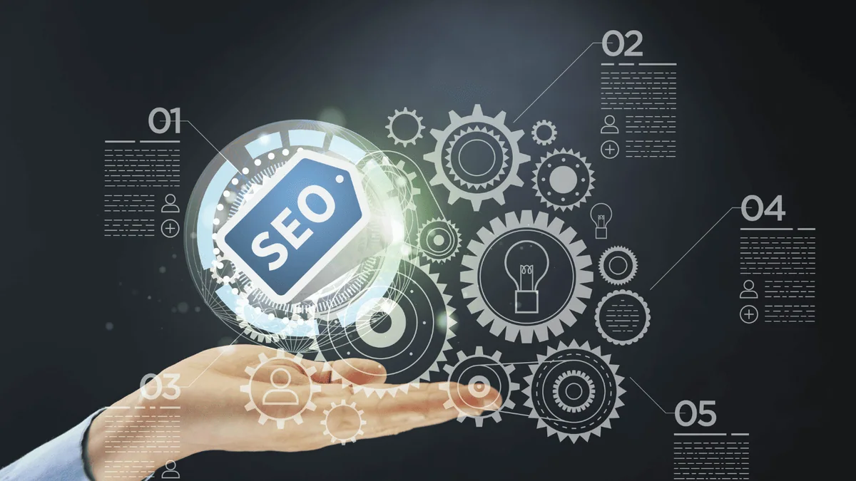 Concepto de estrategia SEO con engranajes, análisis y optimización